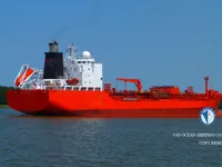 Olie-/chemikaliëntanker te koop