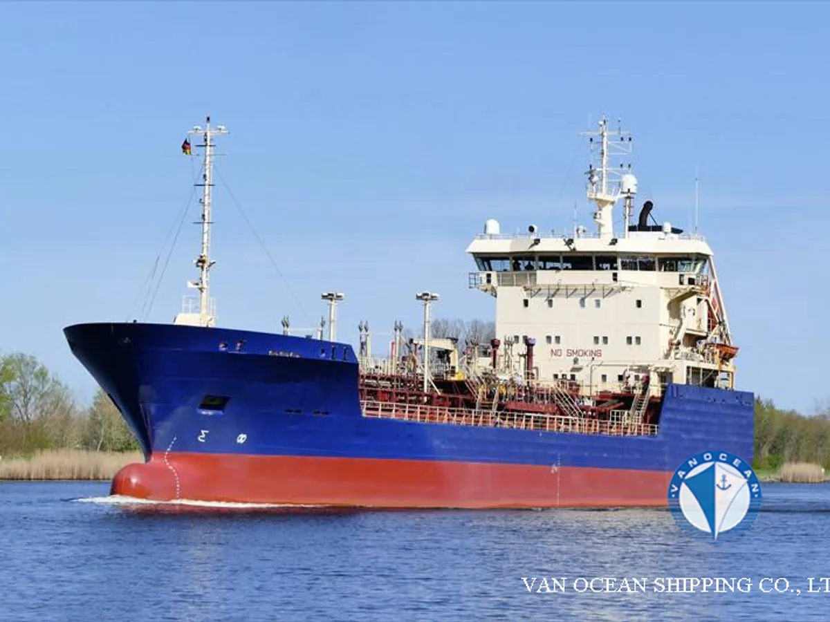 Olie-/chemikaliëntanker te koop