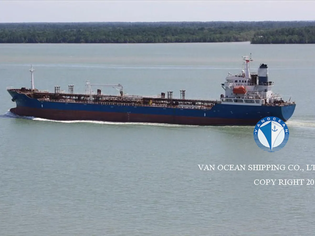 Olie-/chemikaliëntanker te koop