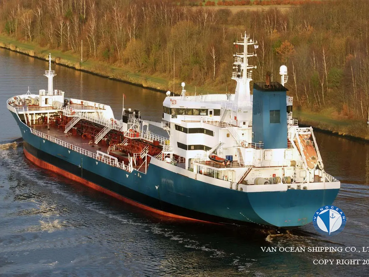 Olie-/chemikaliëntanker te koop