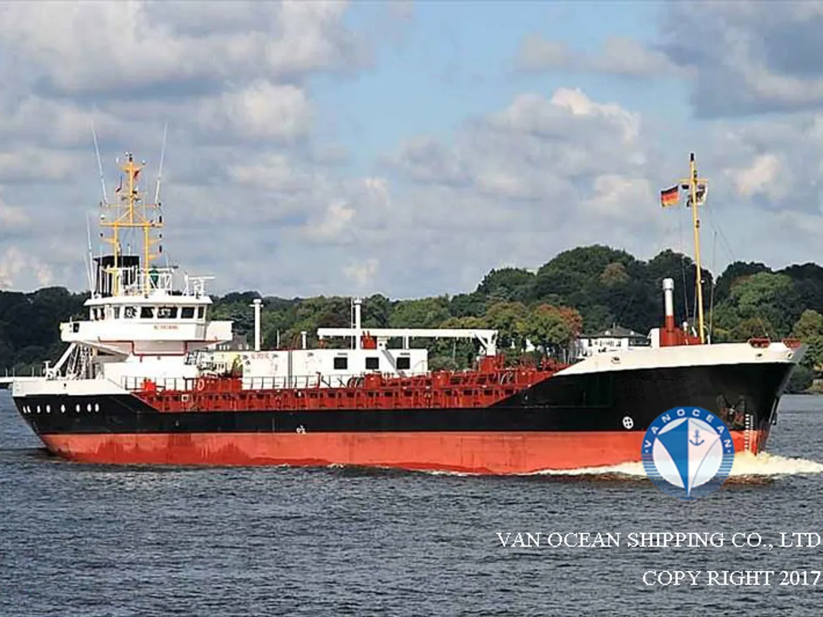 Olie-/chemikaliëntanker te koop