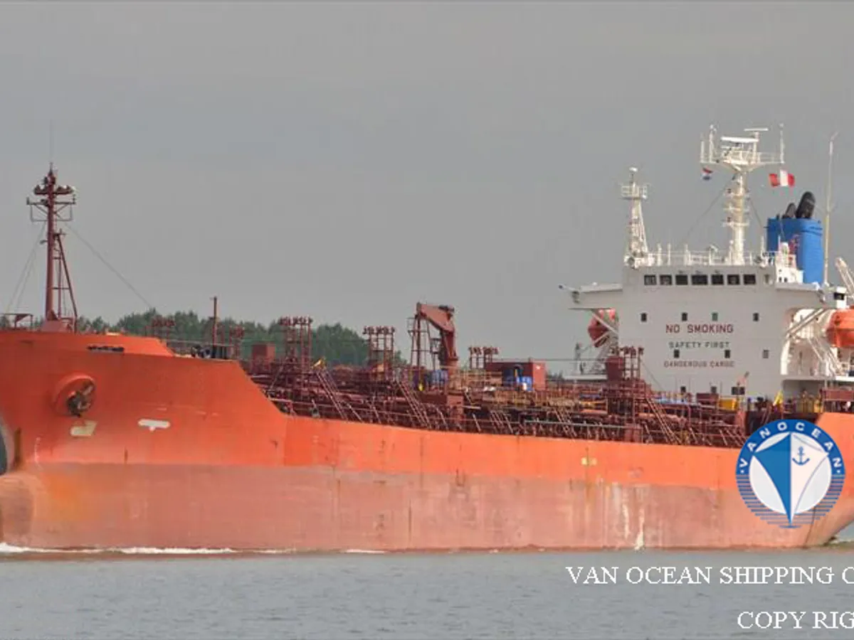 Olie-/chemikaliëntanker te koop