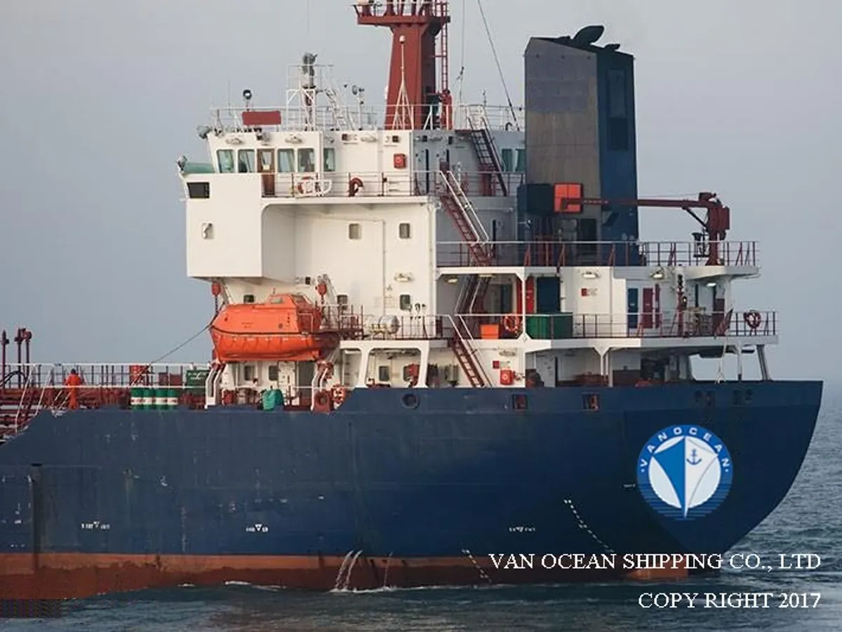 Olie-/chemikaliëntanker te koop