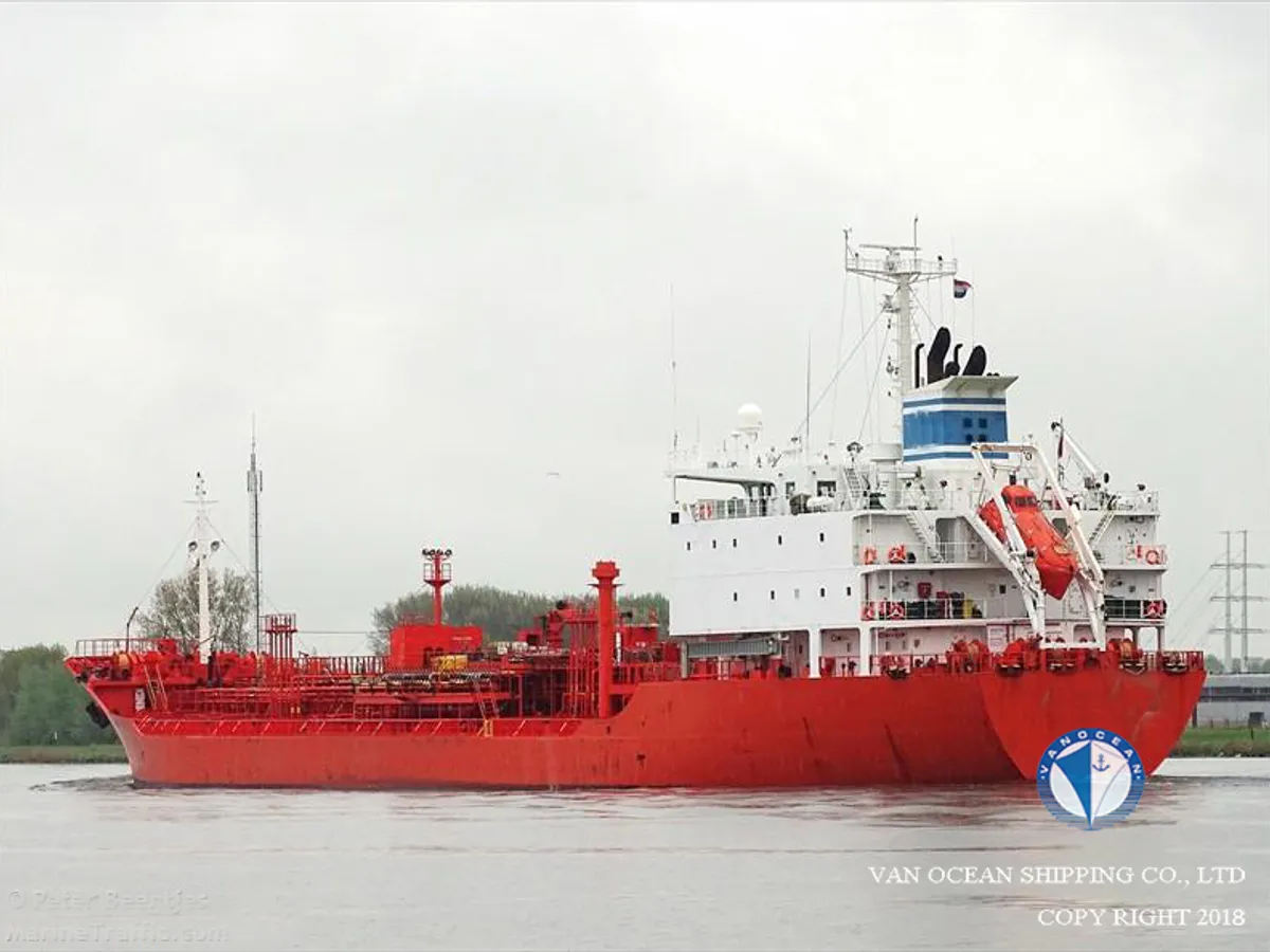 Olie-/chemikaliëntanker te koop