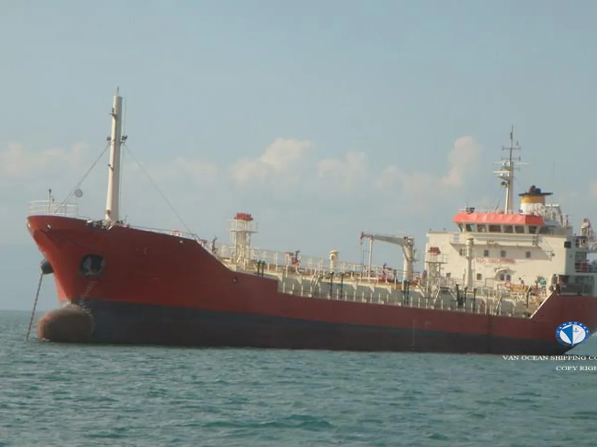 Olie-/chemikaliëntanker te koop