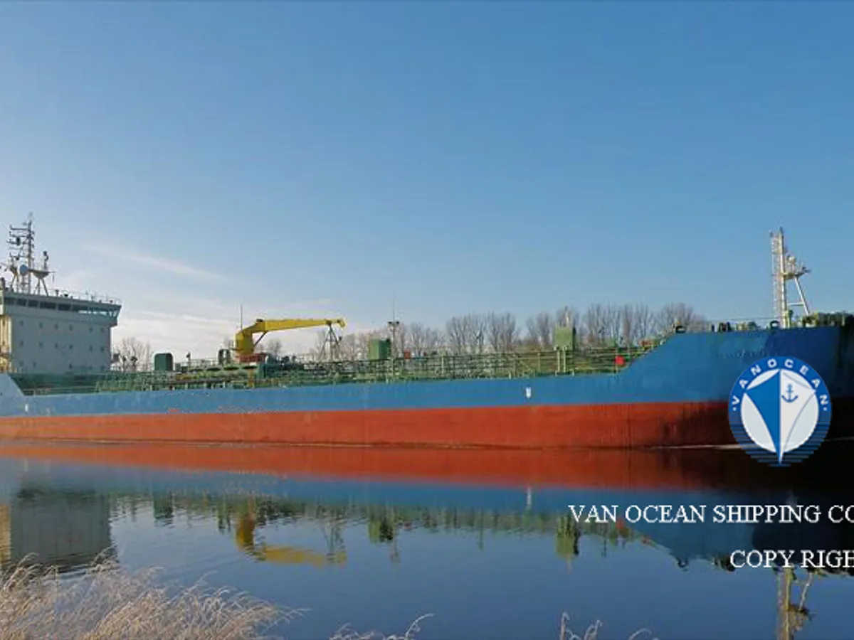 Olie-/chemikaliëntanker te koop