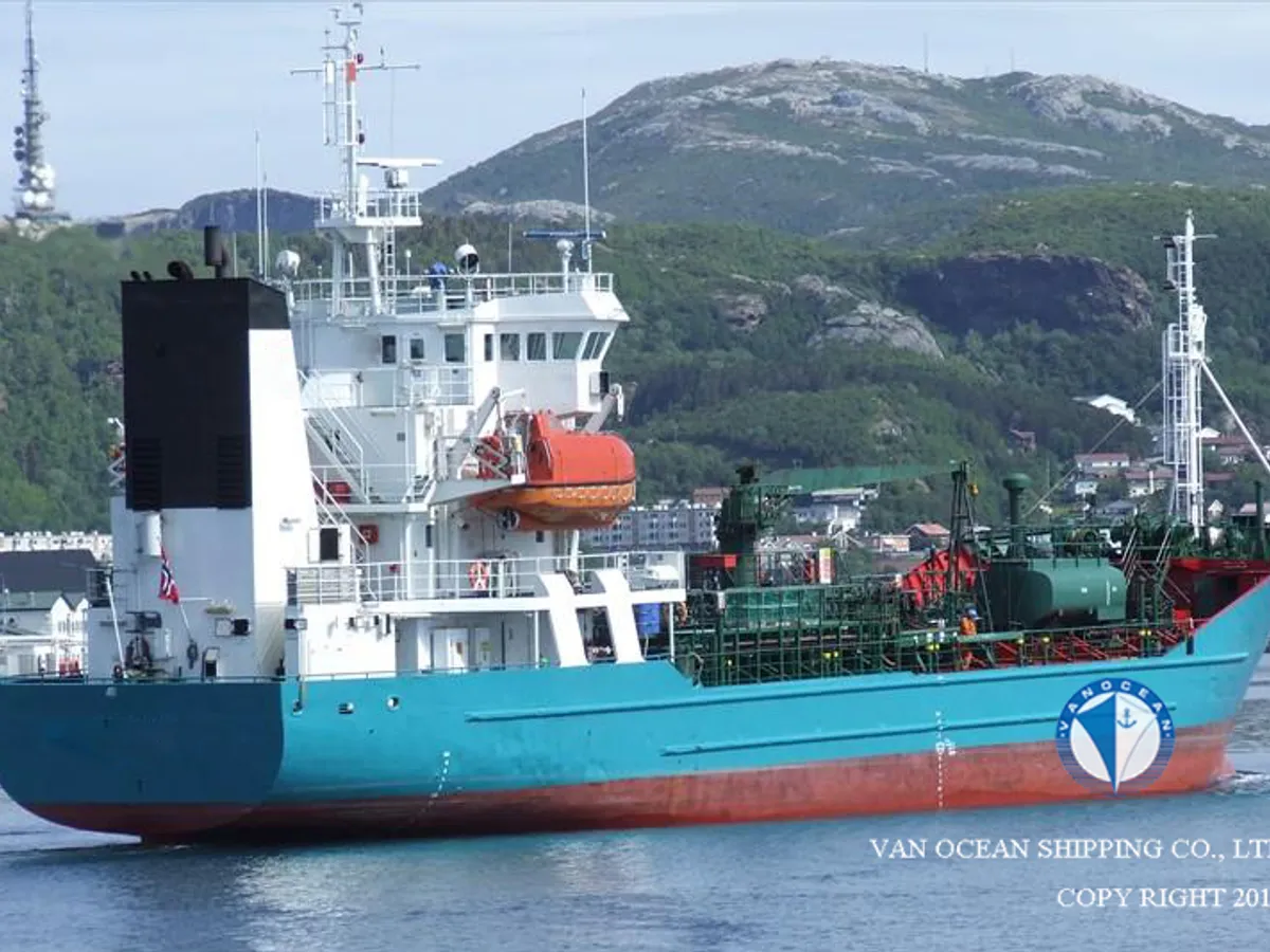 Olie-/chemikaliëntanker te koop