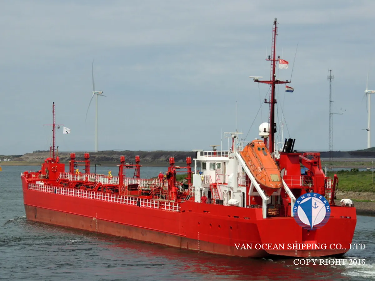 Olie-/chemikaliëntanker te koop