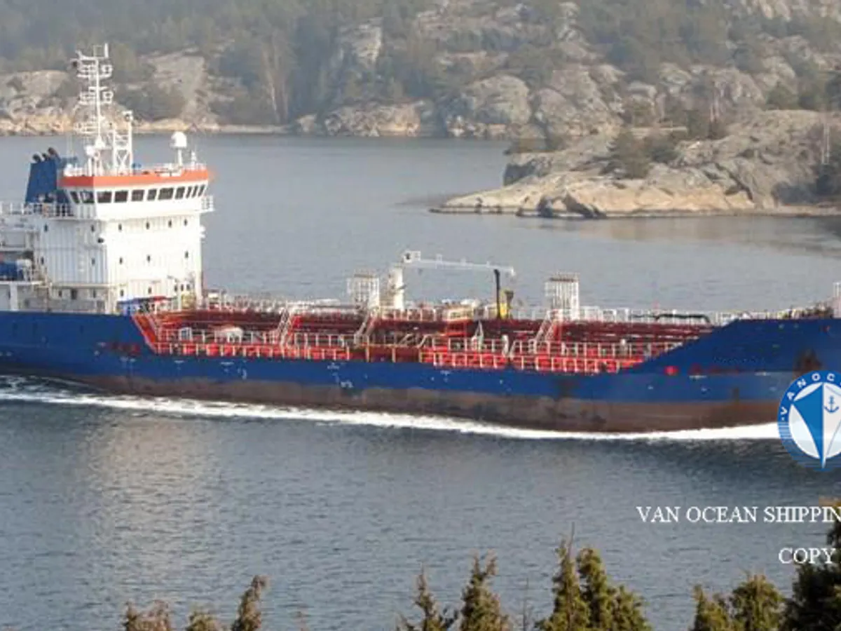 Olie-/chemikaliëntanker te koop