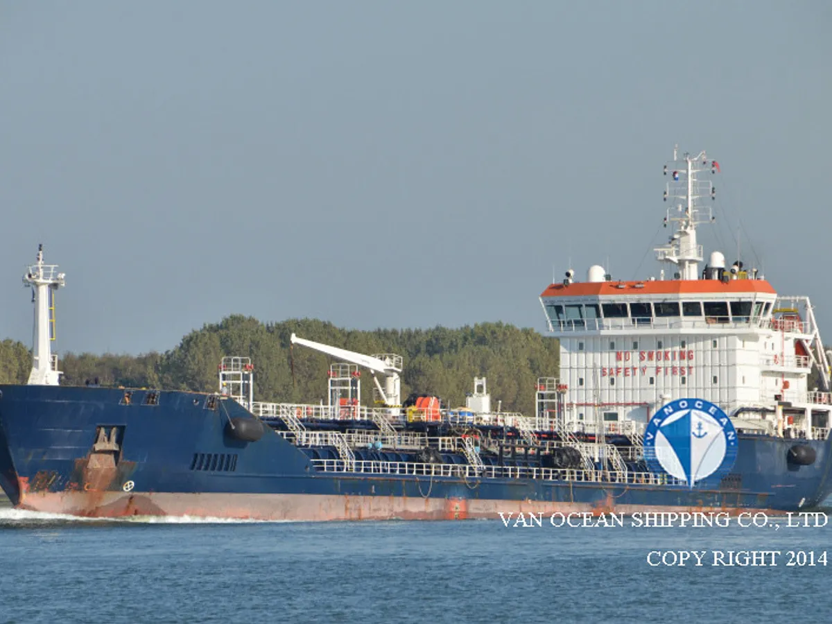 Olie-/chemikaliëntanker te koop