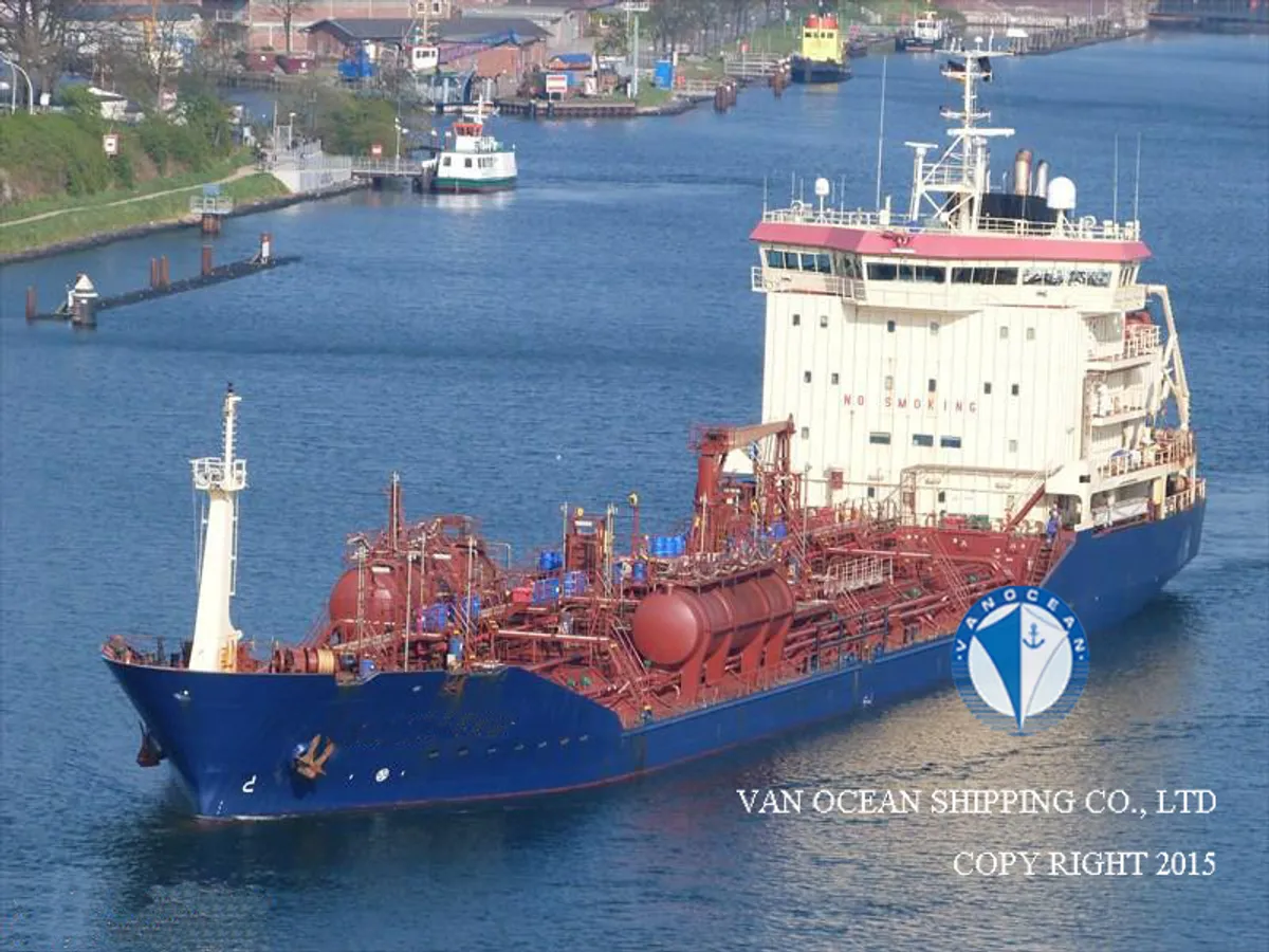 Olie-/chemikaliëntanker te koop