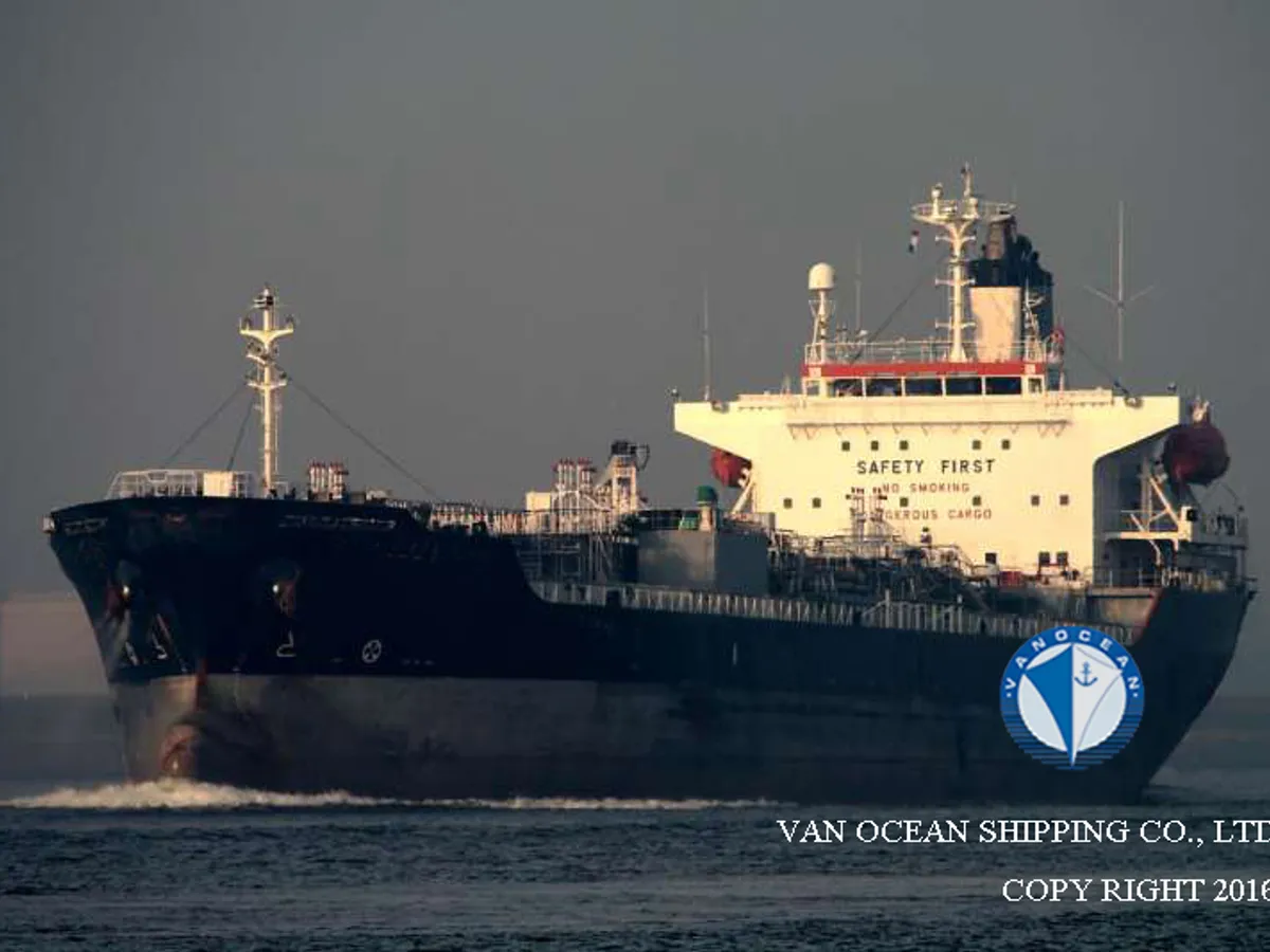 Olie-/chemikaliëntanker te koop