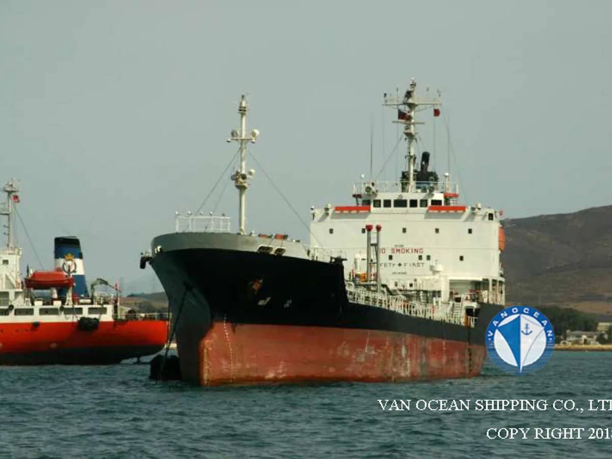 Olie-/chemikaliëntanker te koop