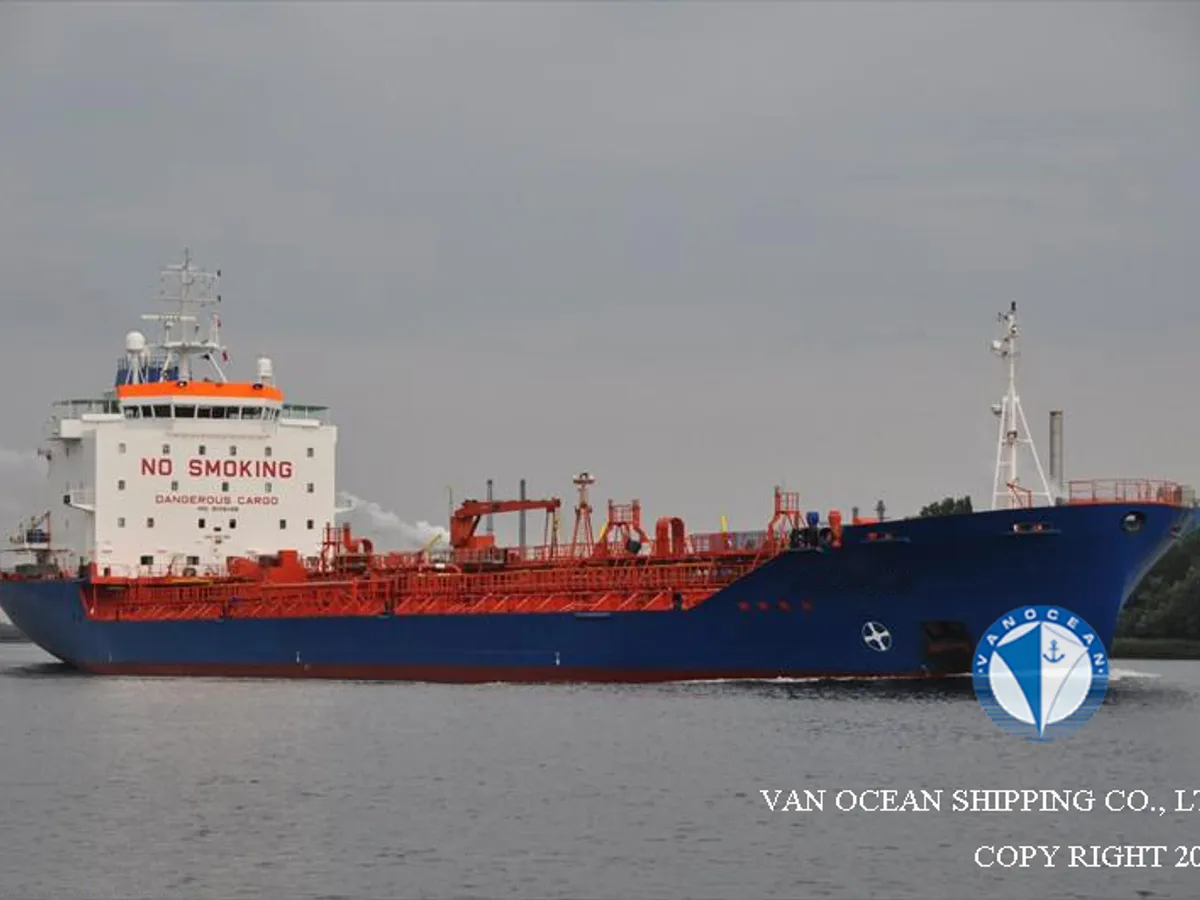 Olie-/chemikaliëntanker te koop