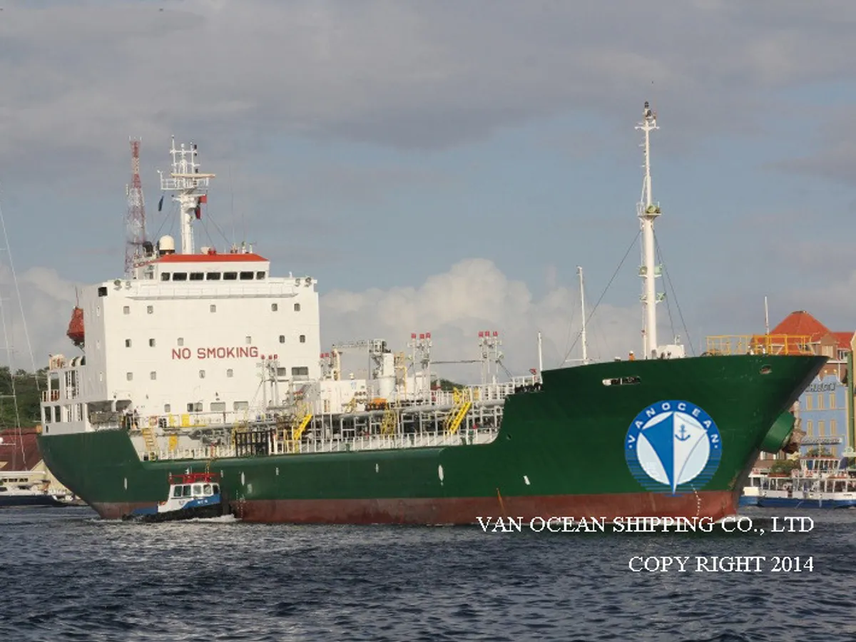 Olie-/chemikaliëntanker te koop