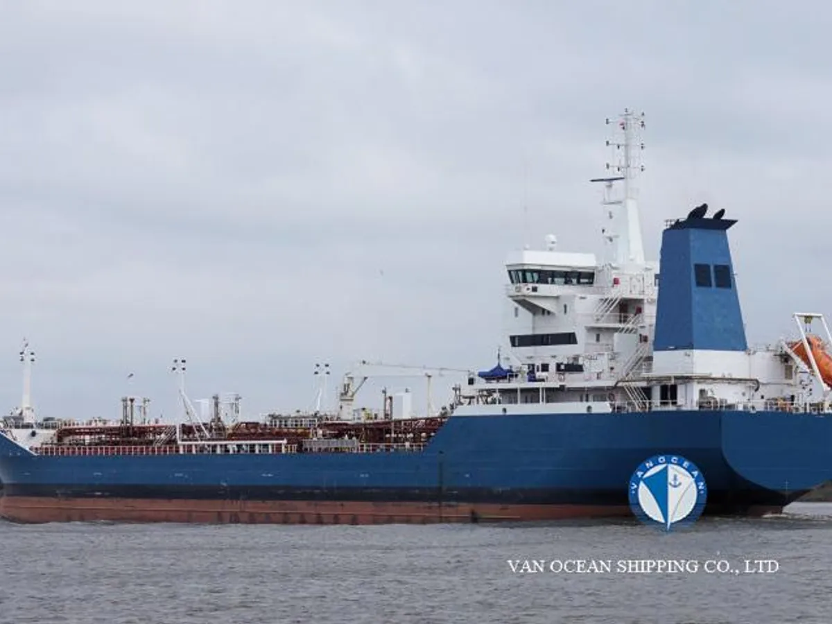 Olie-/chemikaliëntanker te koop