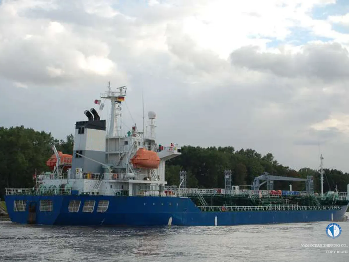 Olie-/chemikaliëntanker te koop