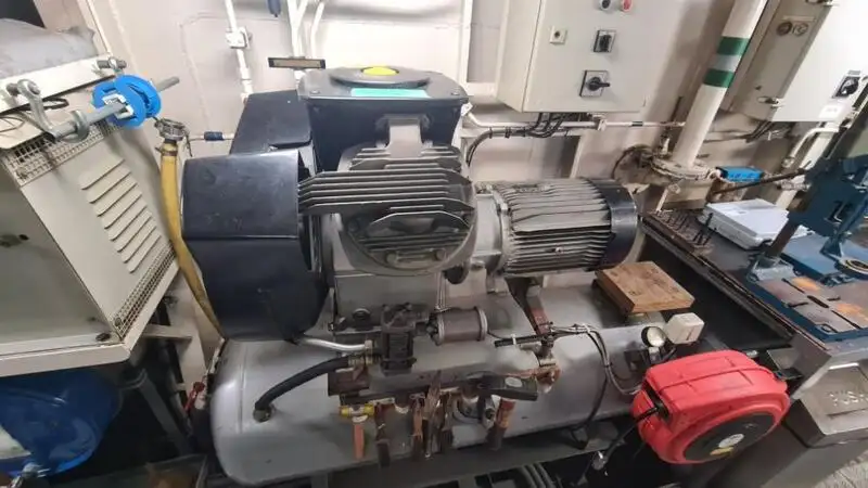 Bevoorradingsschip te koop