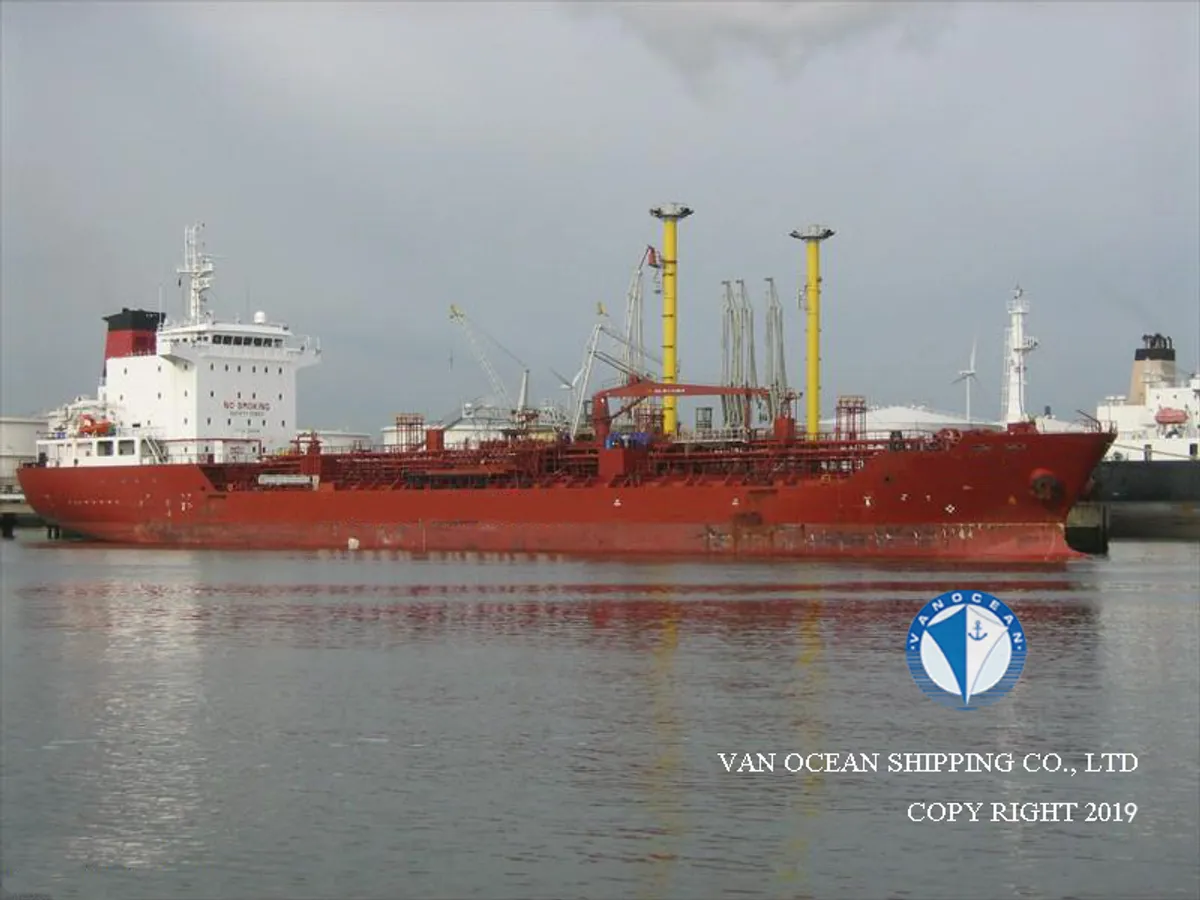Olie-/chemikaliëntanker te koop