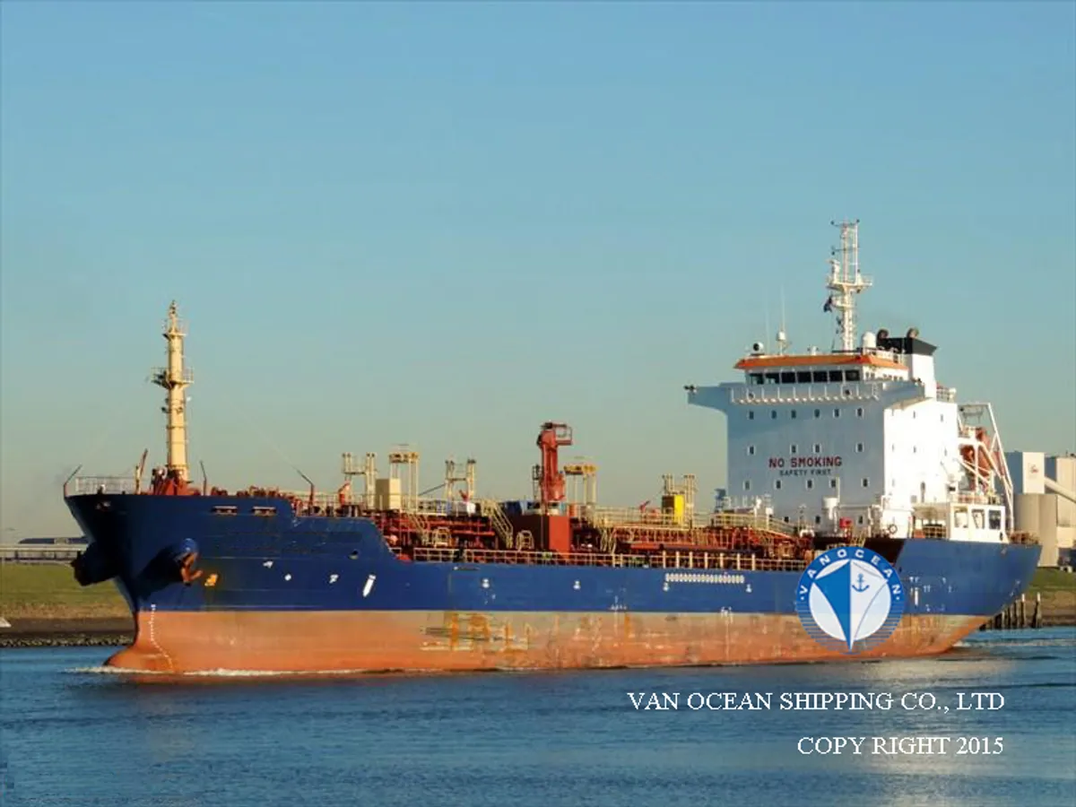 Olie-/chemikaliëntanker te koop