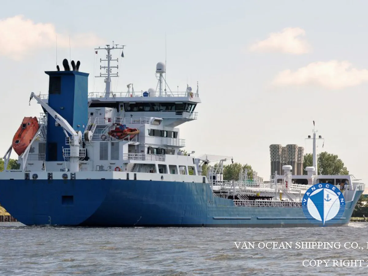 Olie-/chemikaliëntanker te koop