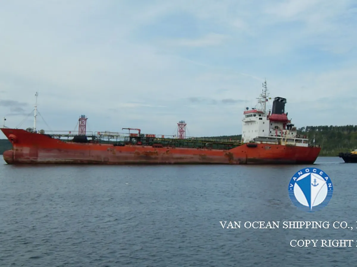 Olie-/chemikaliëntanker te koop