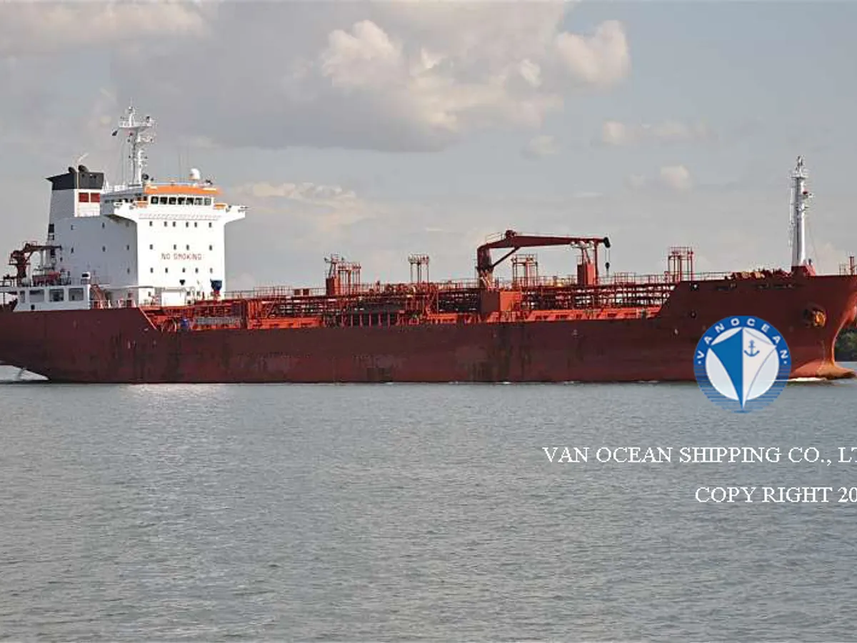 Olie-/chemikaliëntanker te koop
