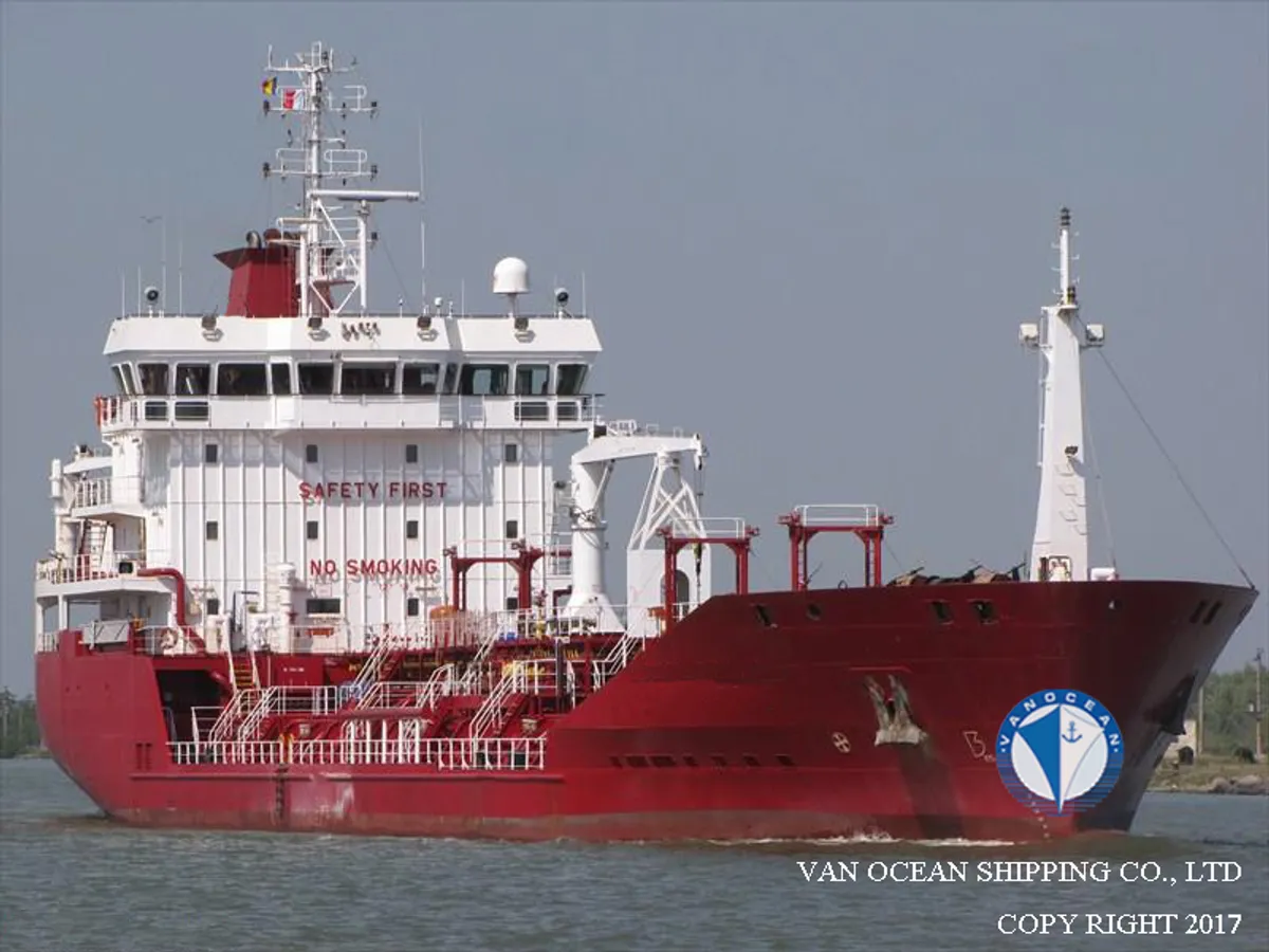 Olie-/chemikaliëntanker te koop