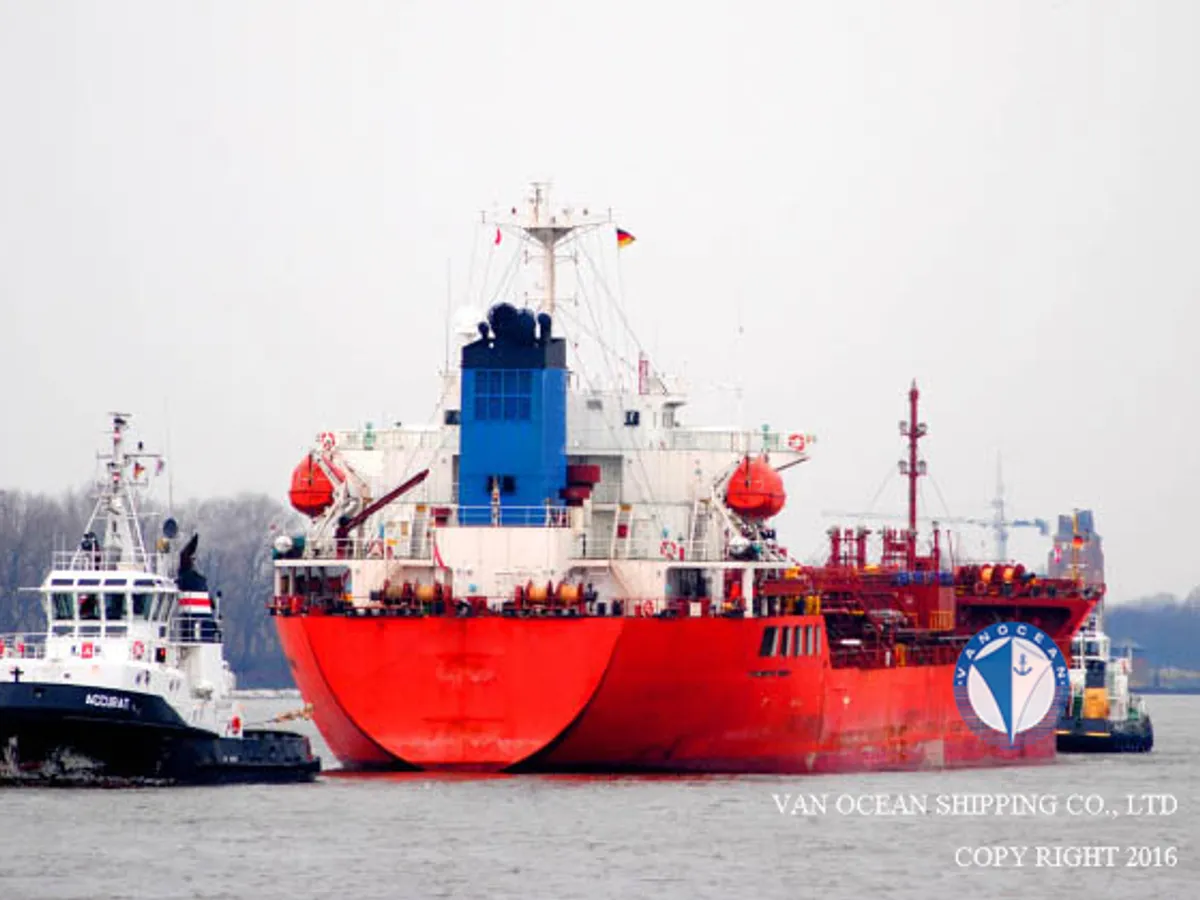 Olie-/chemikaliëntanker te koop