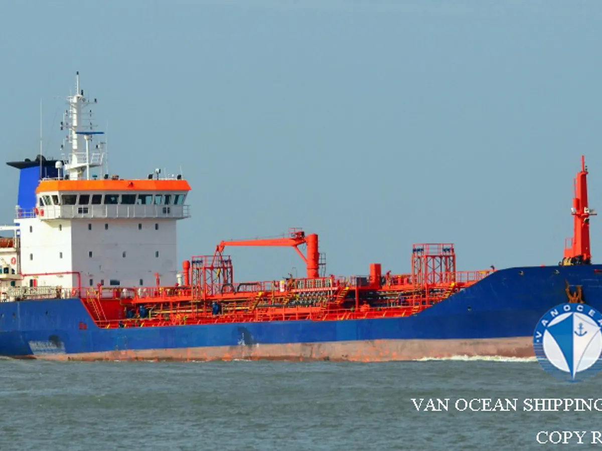 Olie-/chemikaliëntanker te koop