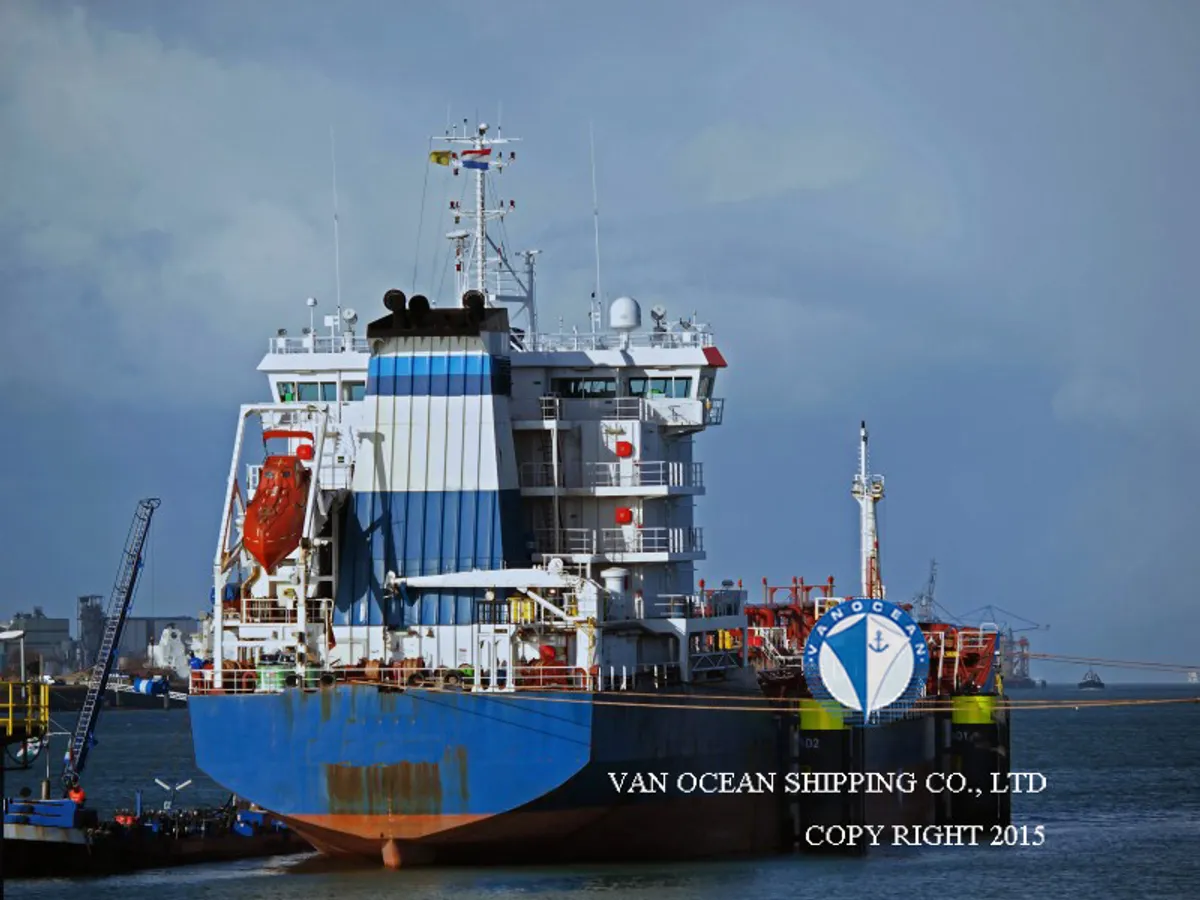 Olie-/chemikaliëntanker te koop