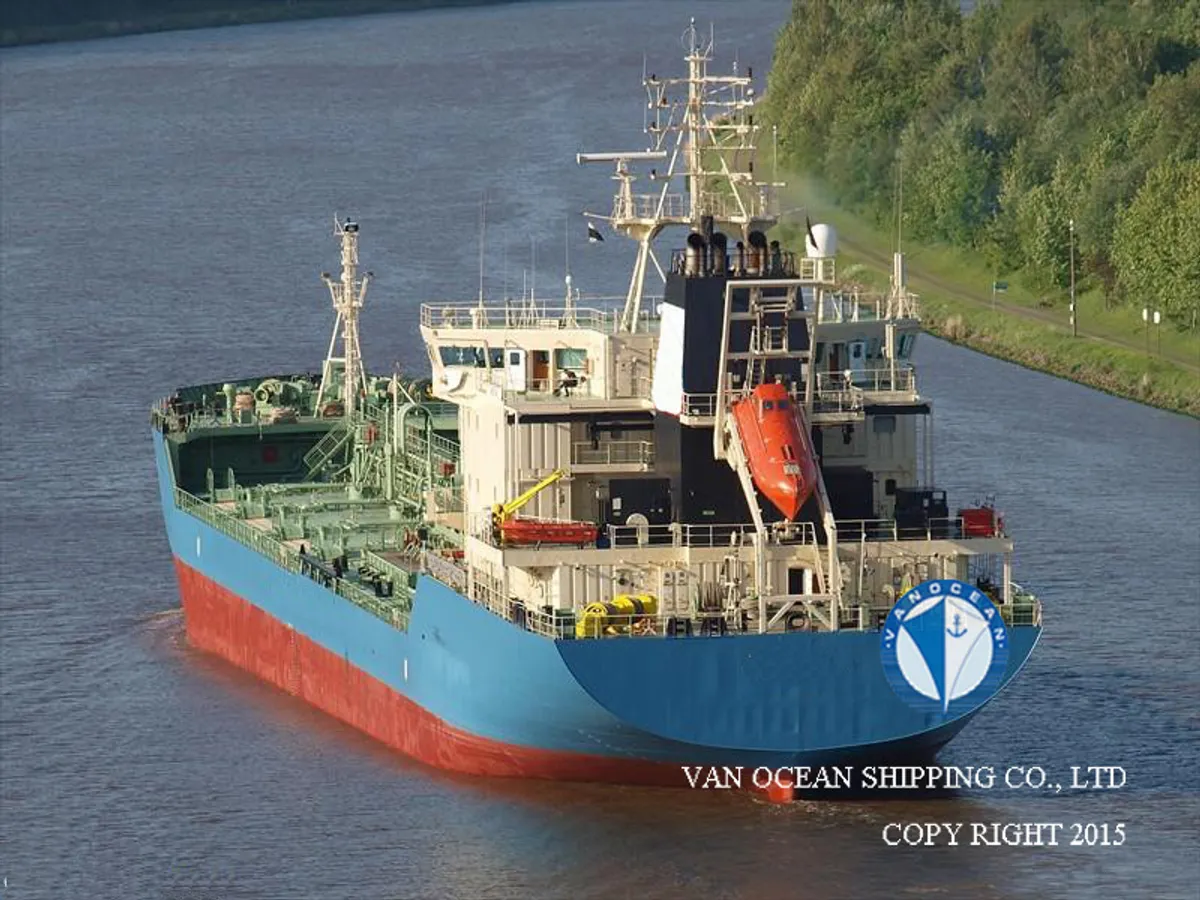 Olie-/chemikaliëntanker te koop
