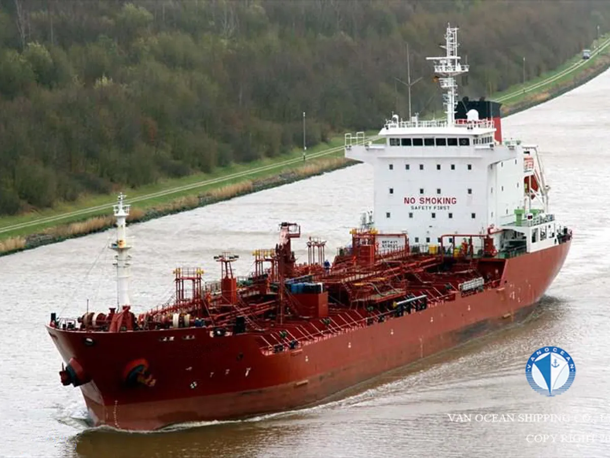 Olie-/chemikaliëntanker te koop