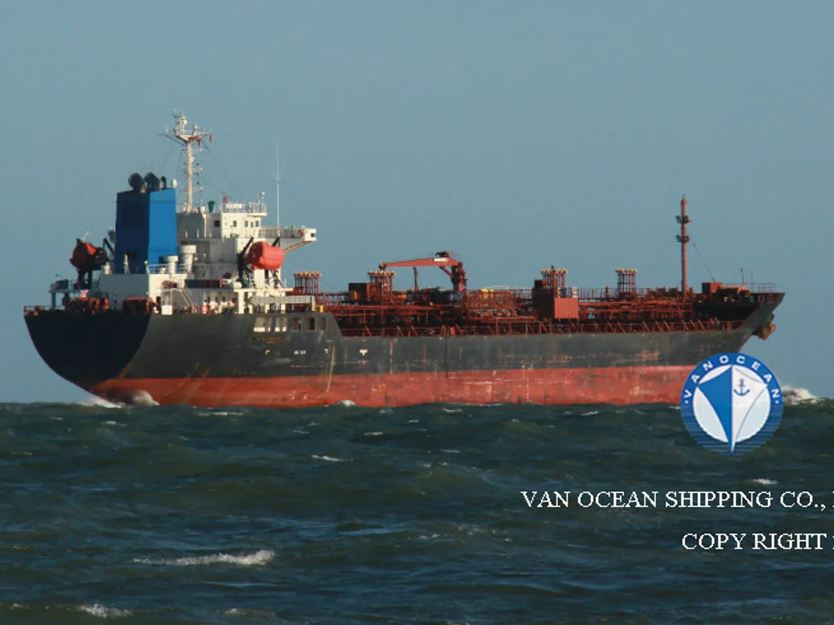 Olie-/chemikaliëntanker te koop