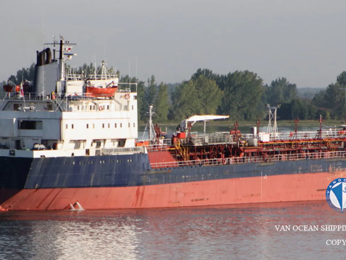 Olie-/chemikaliëntanker te koop