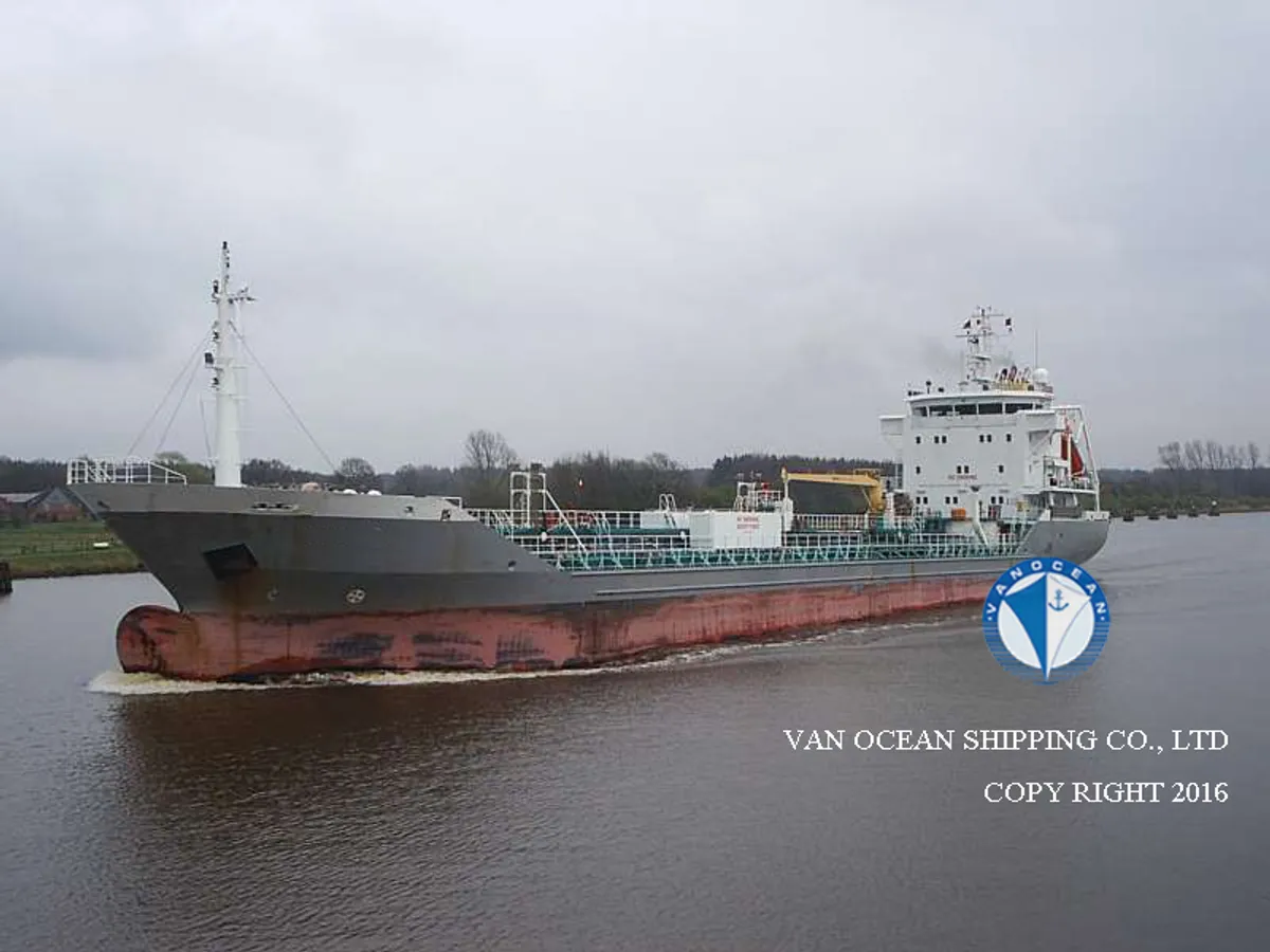 Olie-/chemikaliëntanker te koop