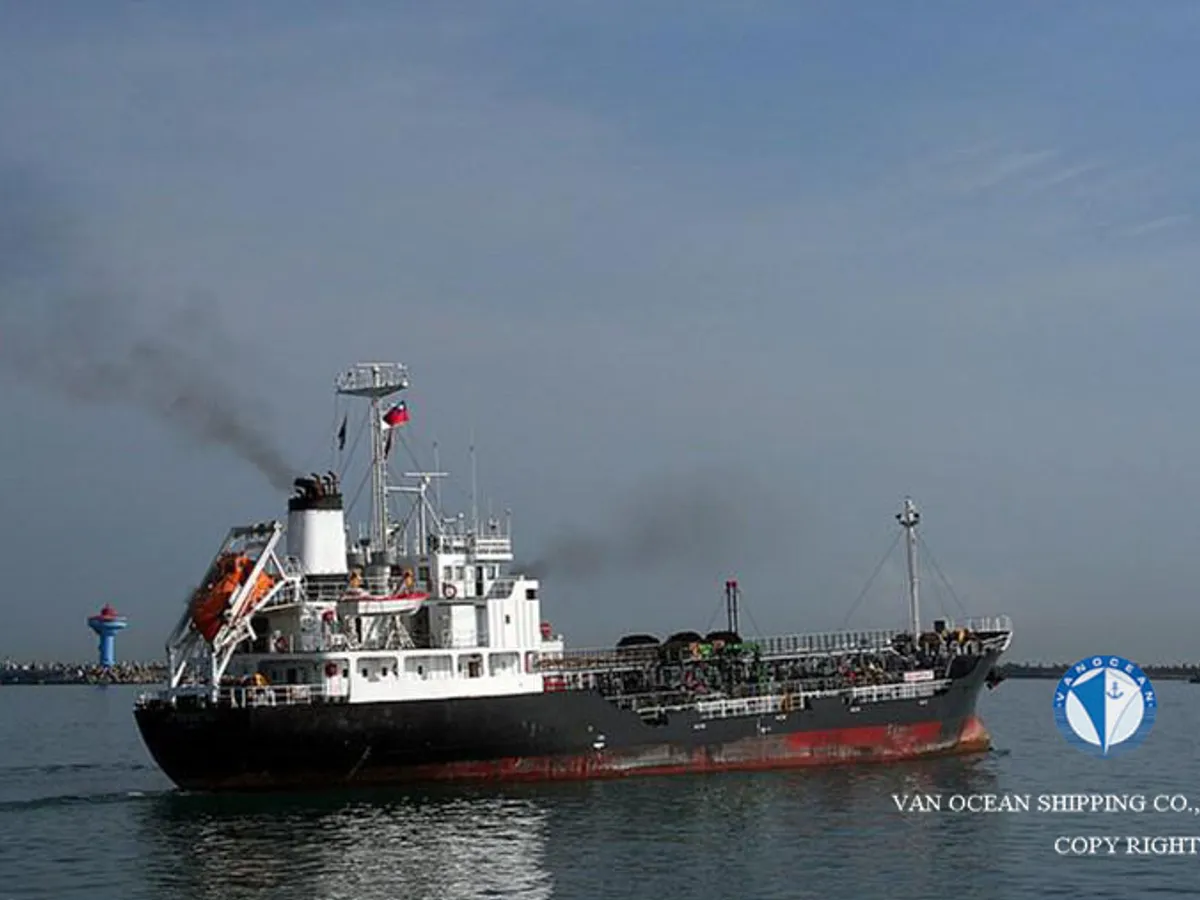 Olie-/chemikaliëntanker te koop