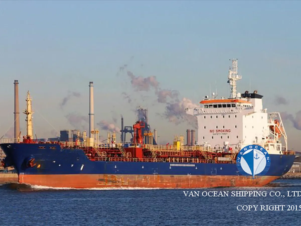 Olie-/chemikaliëntanker te koop