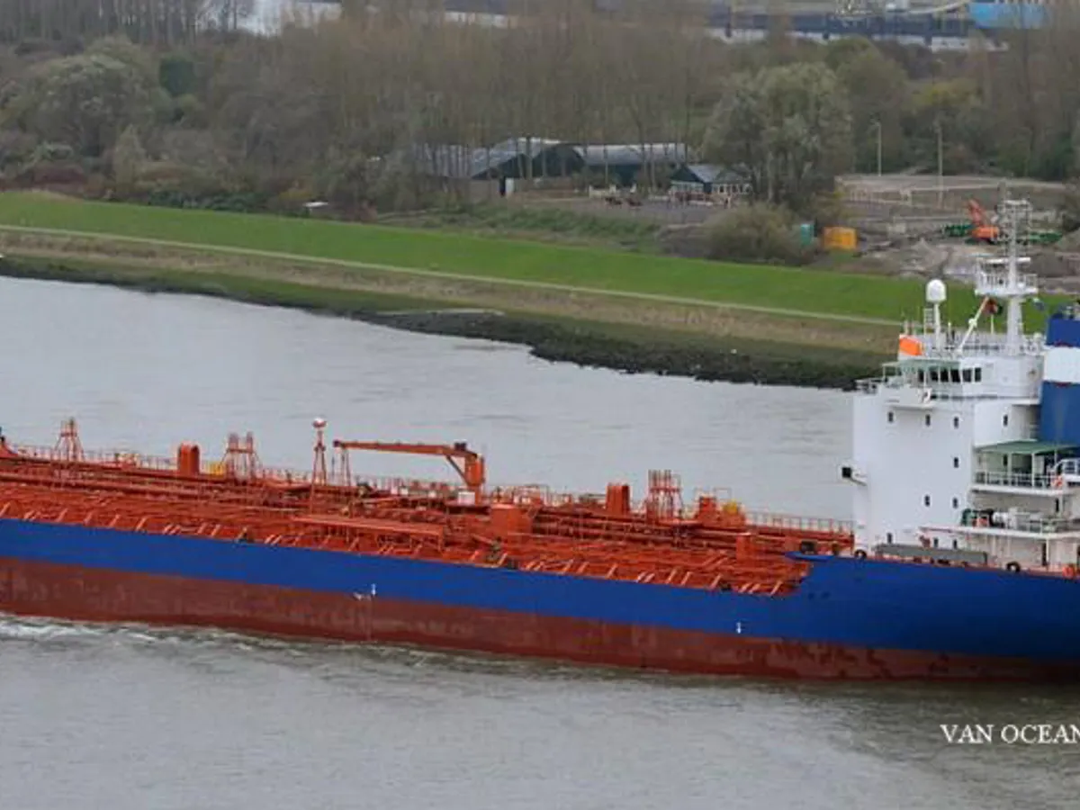 Olie-/chemikaliëntanker te koop