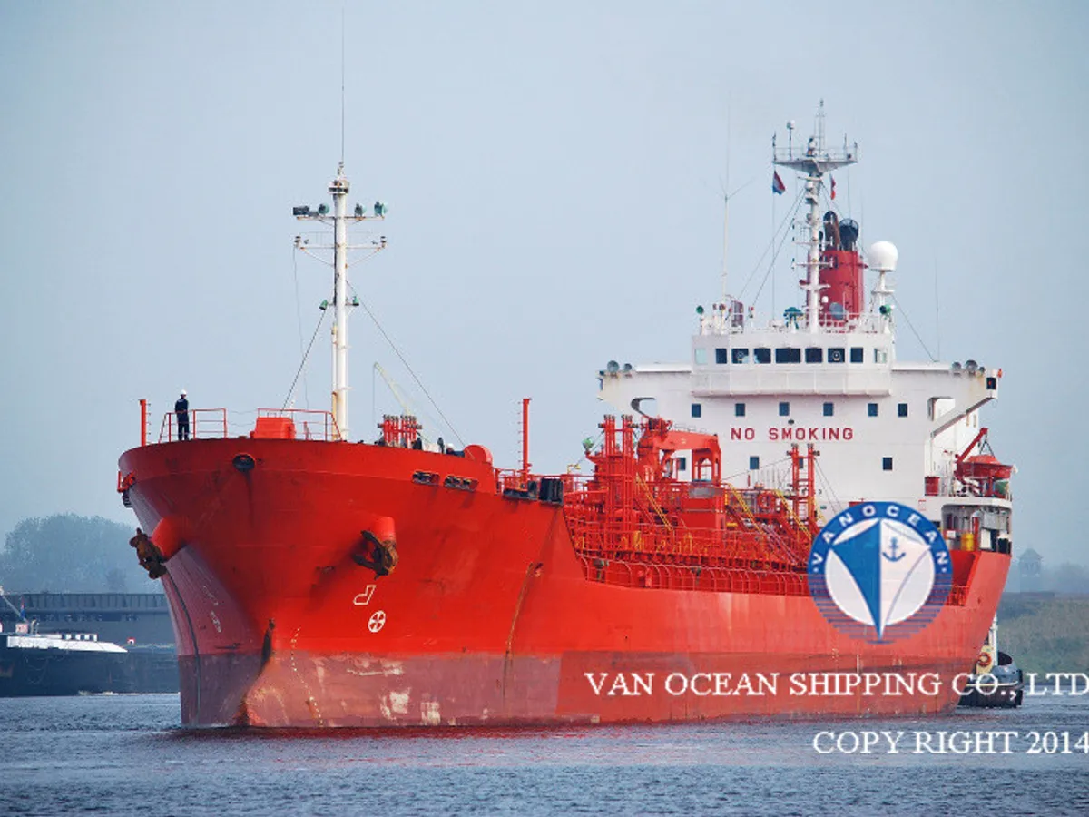 Olie-/chemikaliëntanker te koop