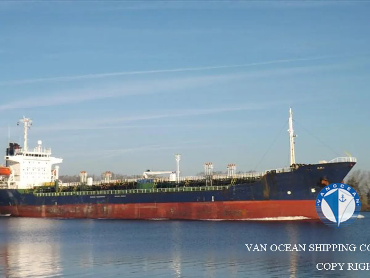 Olie-/chemikaliëntanker te koop