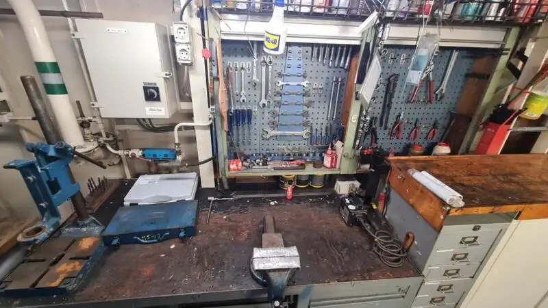 Bevoorradingsschip te koop