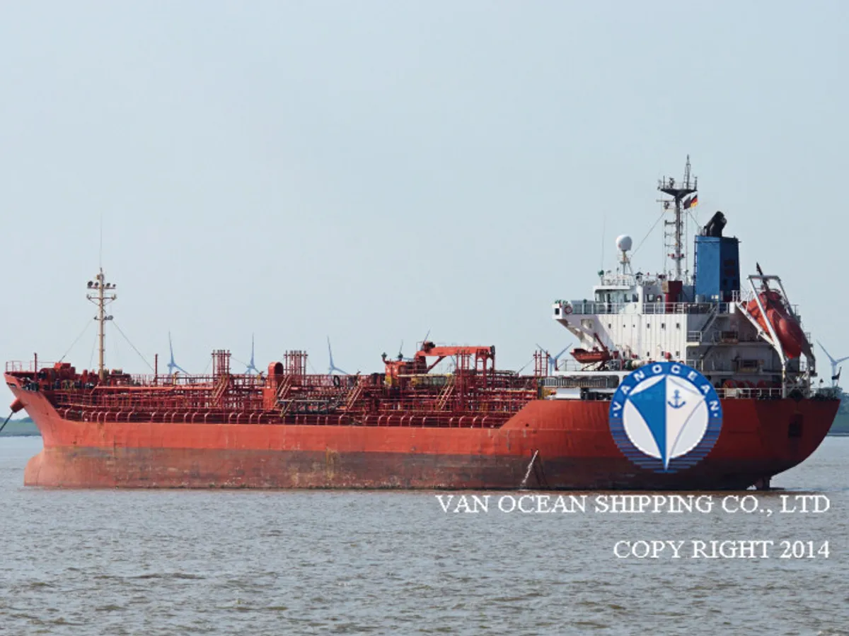 Olie-/chemikaliëntanker te koop