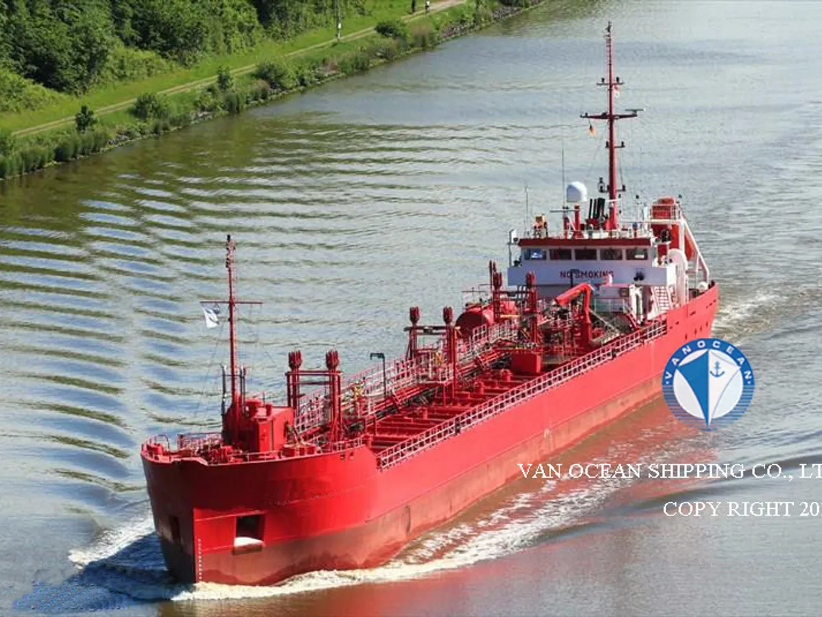 Olie-/chemikaliëntanker te koop