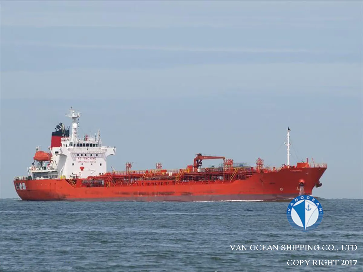 Olie-/chemikaliëntanker te koop