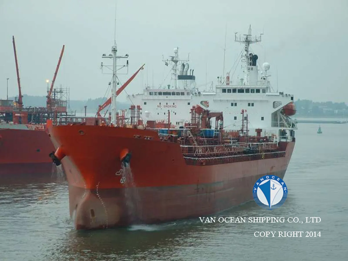 Olie-/chemikaliëntanker te koop