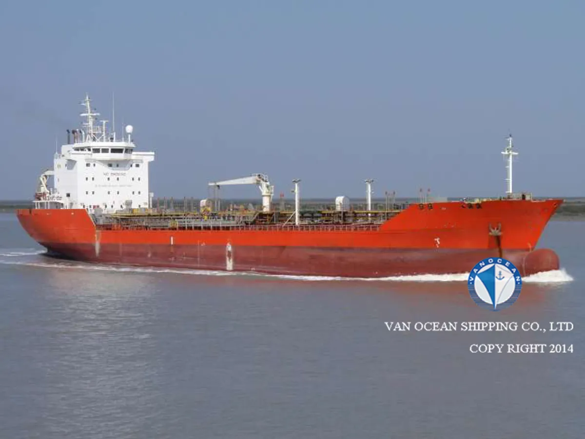 Olie-/chemikaliëntanker te koop