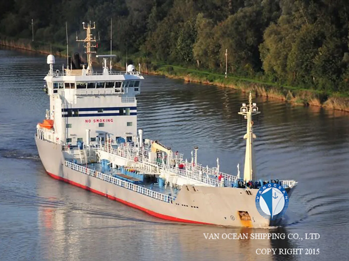 Olie-/chemikaliëntanker te koop