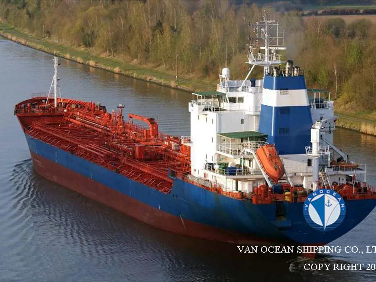 Olie-/chemikaliëntanker te koop