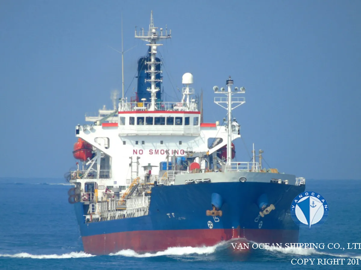 Olie-/chemikaliëntanker te koop